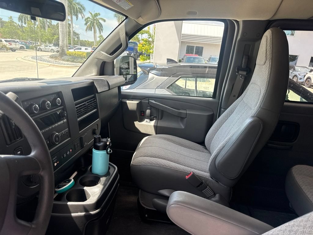 chevrolet express passenger 2019 1GAZGPFGXK1213365 image chevrolet express passenger 2019 1GAZGPFGXK1213365 image
